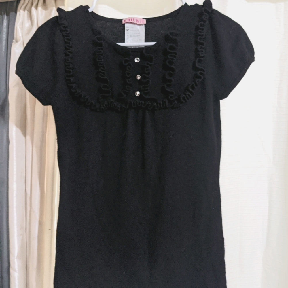 Knitwit Silk/Cashmere blouse with ruffle detail